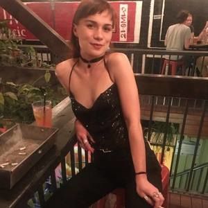 Meet your Posher, Olivia